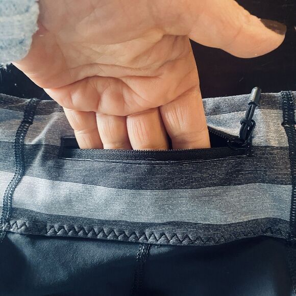 Lululemon Run Stay On Course Crop Ruffled Reflective Leggings Size 4 - Picture 13 of 13